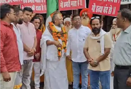 कम्प्यूटर बाबा बोले हजारों गाय के साथ जाएंगे भोपाल, मांग पूरी नहीं हुई तो राजधानी में छोड़ देंगे