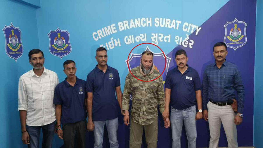 6 राज्यों का ईरानी डेरे का ‘मोस्ट वांटेड’ सरगना राजू गिरफ्तार: सूरत क्राइम ब्रांच ने दबोचा,
