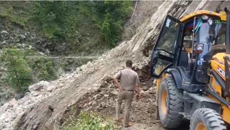 उत्तराखंड में मानसून का कहर, 69 सड़कें बंद, भूस्खलन और तेज बारिश से जनजीवन प्रभावित
