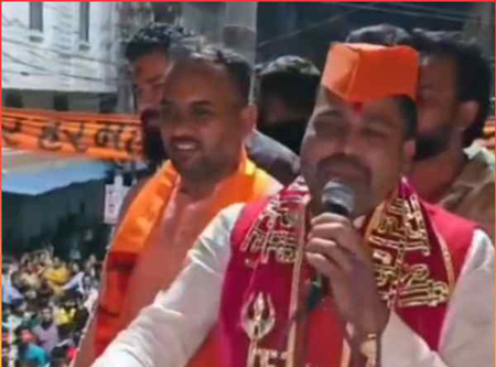 ‘वंदे मातरम नहीं गाया तो 6 नंबर बना देंगे’, हिंदूवादी नेता ने दिया भड़काऊ भाषण, एफआईआर दर्ज