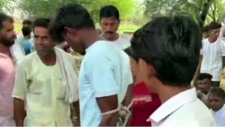 चोरी करने पर युवक को ट्रैक्टर से बांधकर पीटा, फिर गर्म तार से पैर दागे, 4 पर FIR दर्ज