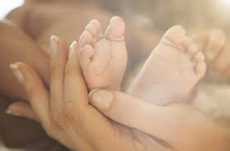 परीक्षा केंद्र में दसवीं की छात्रा ने बच्चे को जन्म दिया, मचा हड़कंप