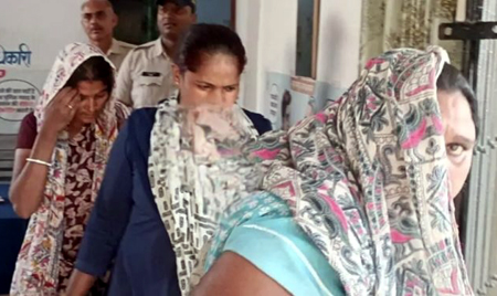 ऑटो में बैठते ही उड़ जाते थे जेवर, मैहर में मां-बेटी का शातिर गैंग गिरफ्तार