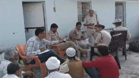 मदरसे में इमाम के कमरे में मिला नकली नोटों से भरा बैग…