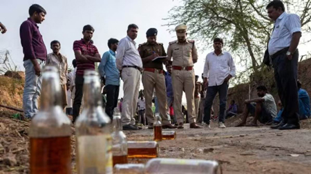 शराब कांड में 24 की मौत और 22 हुए गिरफ्तार, 21 अधिकारियों का भी निलंबन