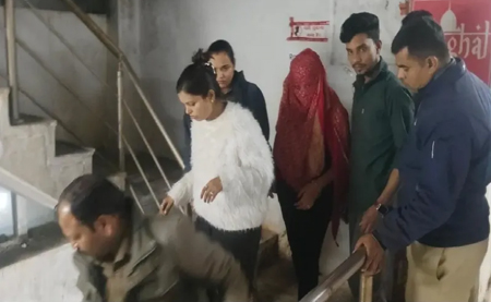 स्पा सेंटर की आड़ में सेक्स रैकेट का भंडाफोड़, आने वाले कस्टमर का बना लिया जाता था वीडियो