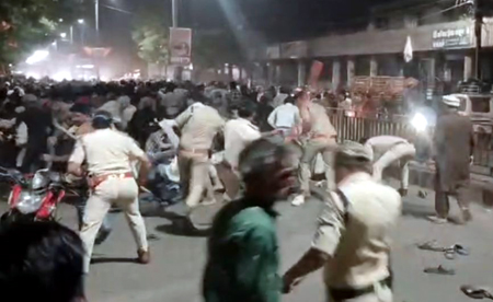 सोशल मीडिया पोस्ट को लेकर बवाल: भीड़ ने थाना परिसर में किया पथराव, 22 नामजद समेत 47 पर FIR