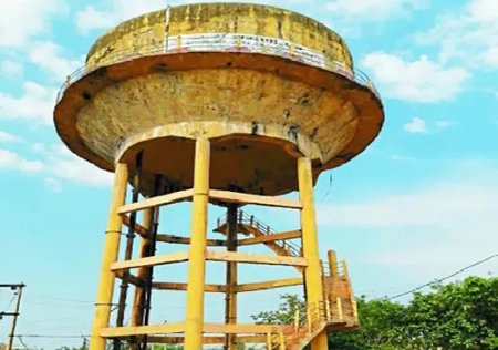 पानी की टंकी में बदमाशों ने डाला मल, जलापूर्ति बंद की गई, थाना में शिकायत